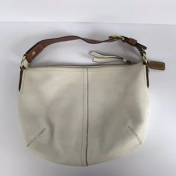vintage coach old ✨ ivory White bag Vintage Coach Ivory White Leather Signature Embossed Tag